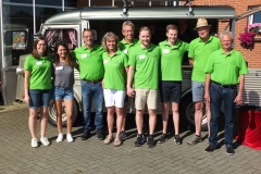 Bei Familie Boeckstegers standen die Pflanzen des Gartenbaus und alles, was diese zum guten Gedeihen benötigen, für die Höfetourer bereit. Außerdem konnte man sich hier über Praktikumsplätze in der Region informieren.